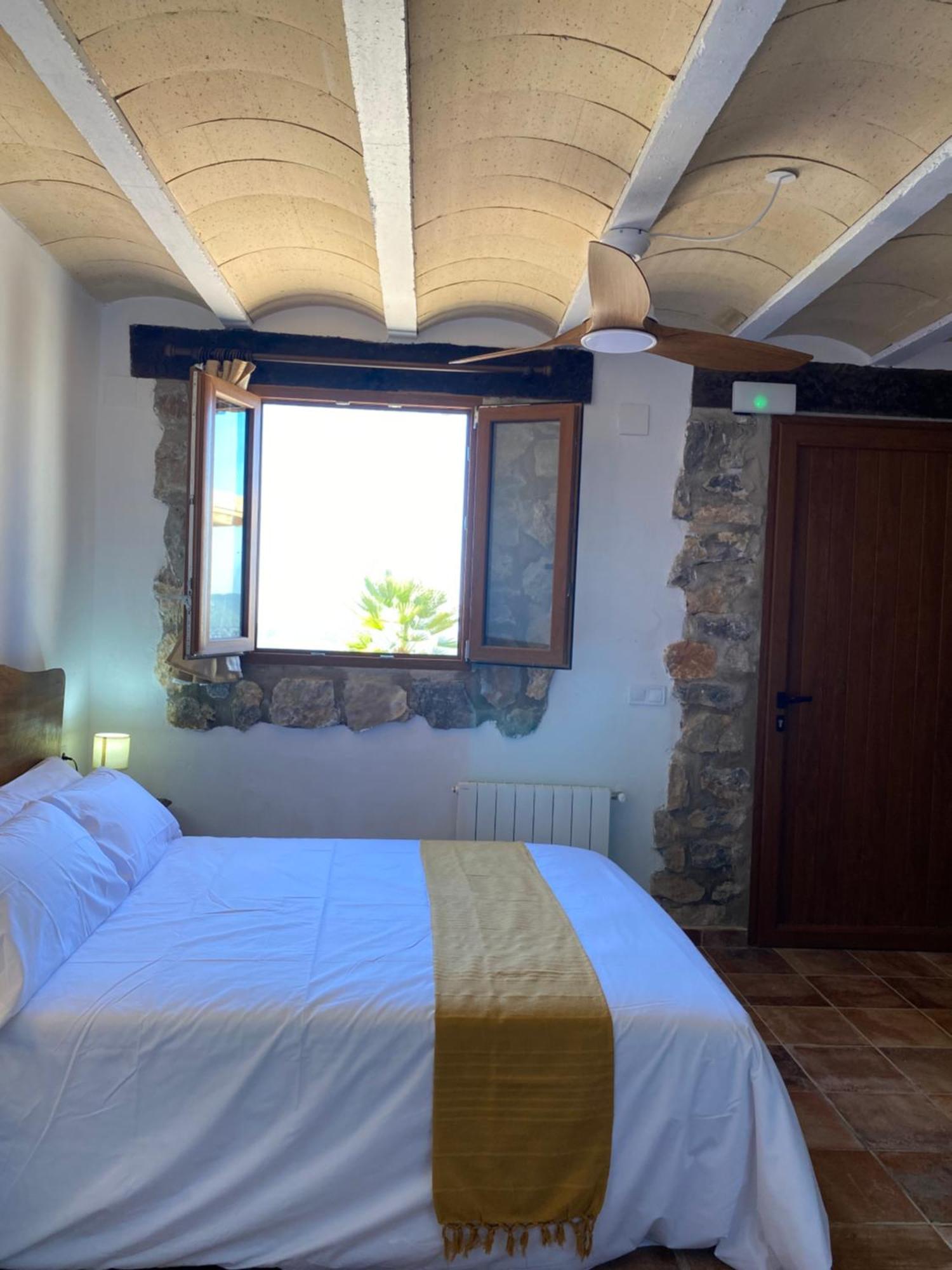 La Cueva De Miravet - Villa De Lujo En La Cima De La Montana Con Vistas Al Mar Cabanes  Luaran gambar